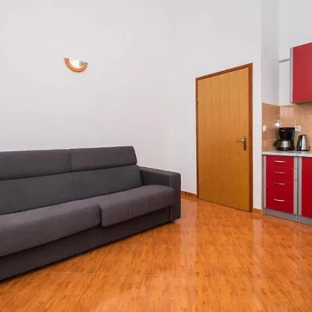 公寓 Family Friendly Apt With A Swimming Pool