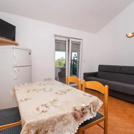 Family Friendly Apt With A Swimming Pool 公寓 *