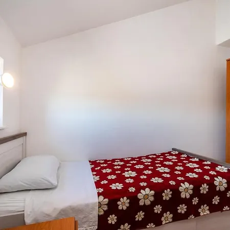 Family Friendly Apt With A Swimming Pool 公寓
